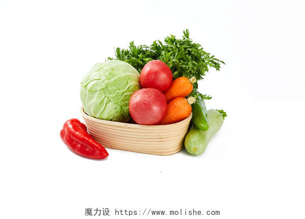 白底蔬菜胡萝卜西葫芦西红柿彩椒橄榄竹篮蔬菜组合配图蔬菜果蔬